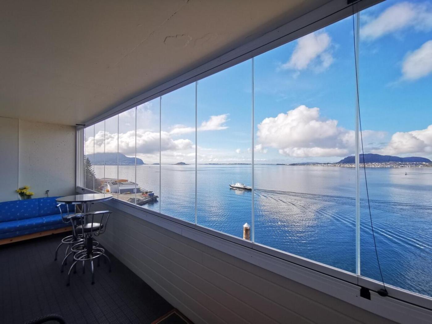 Apartment Close To The City Center With Sea View Ålesund Exteriér fotografie